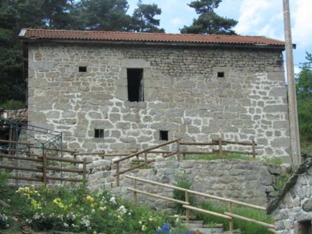 Ferme à rénover, Vue exceptionnelle pour cette ancienne ferme dans le secteur de Alleyras - St Préjet d'Allier