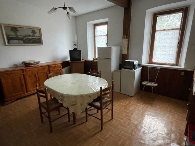 Appartement, Appartement avec terrain attenant  dans le secteur de St Etienne de Lugdarès